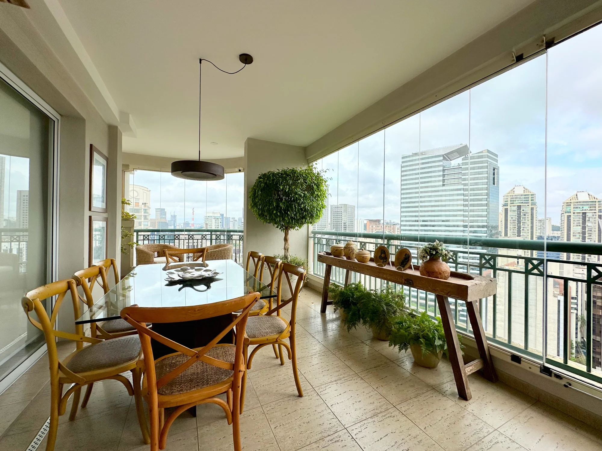 Apartamento Venda 240m2, 3 suites escritório 5 vagas e depósito no Brooklin - São Paulo - SP